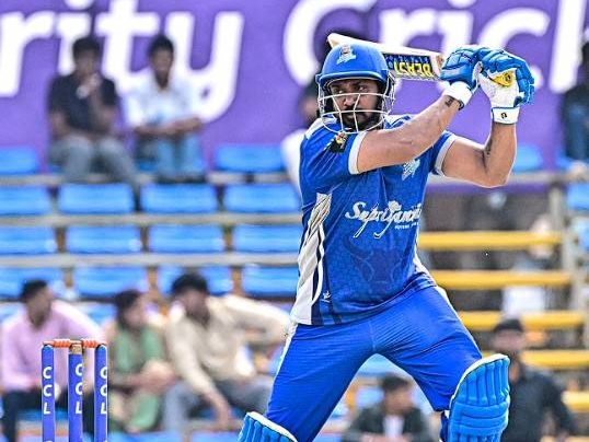 Rajeev Hanu's Bold knock of Century